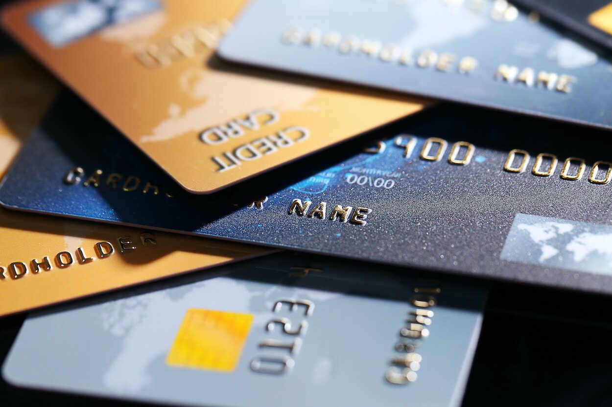 How many credit cards should I have? | WealthRocket 2023